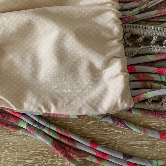 ACACIA Ohia Crochet Back V-Wire Bandeau Top, M - Picture 4 of 4